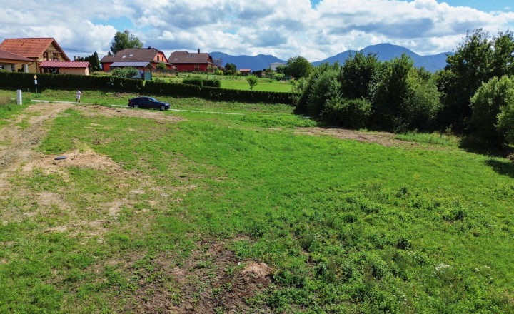 Predaj pozemku v Rakove o výmere 925m2 - fotografia 3
